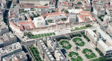 Luftaufnahme vom MuseumsQuartier und dem angrenzenden Maria-Theresien-Platz.